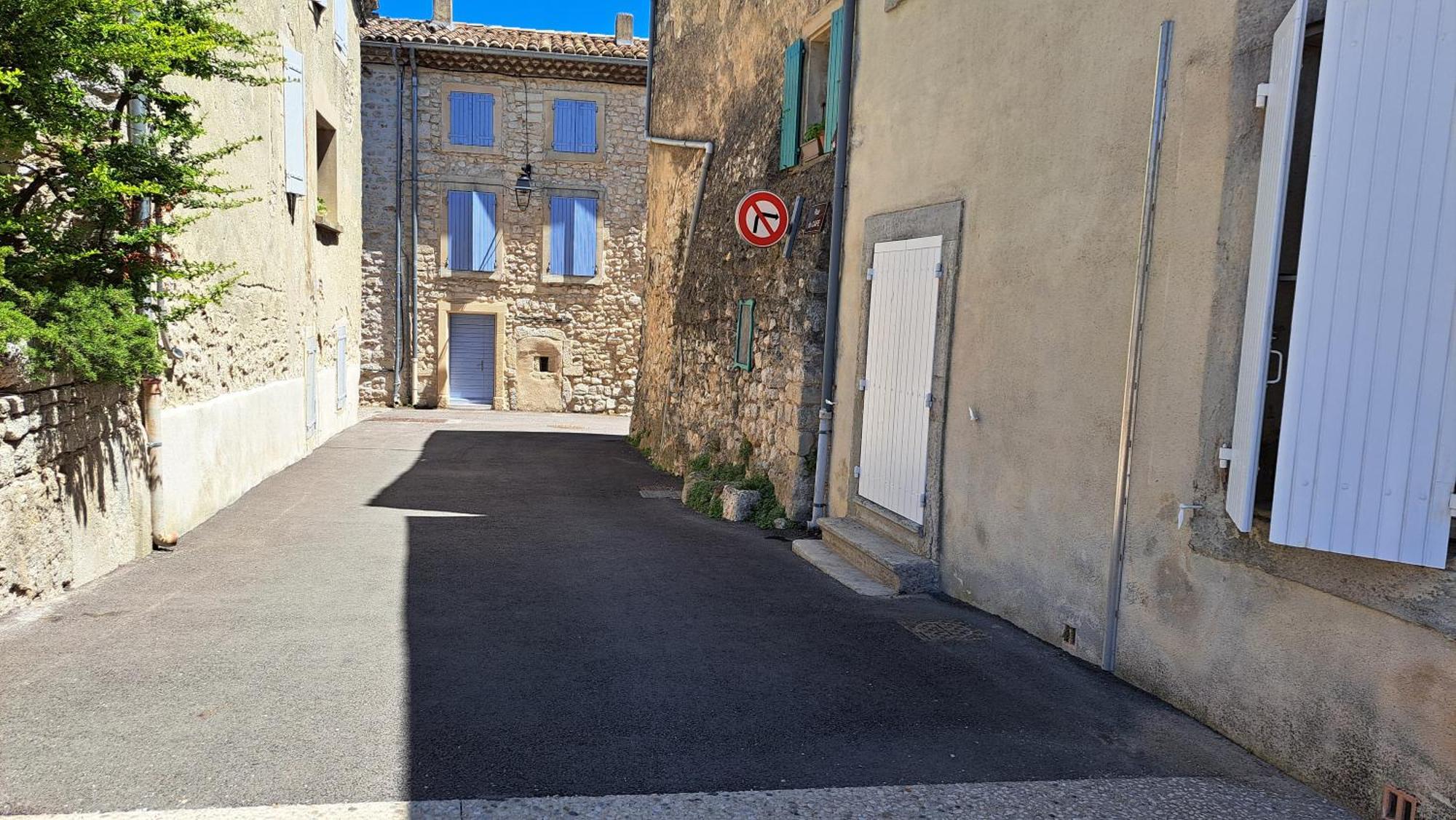 2 Personnes A Sous Bois * Salles-sous-Bois